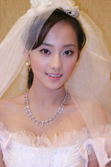 张嘉倪婚纱照